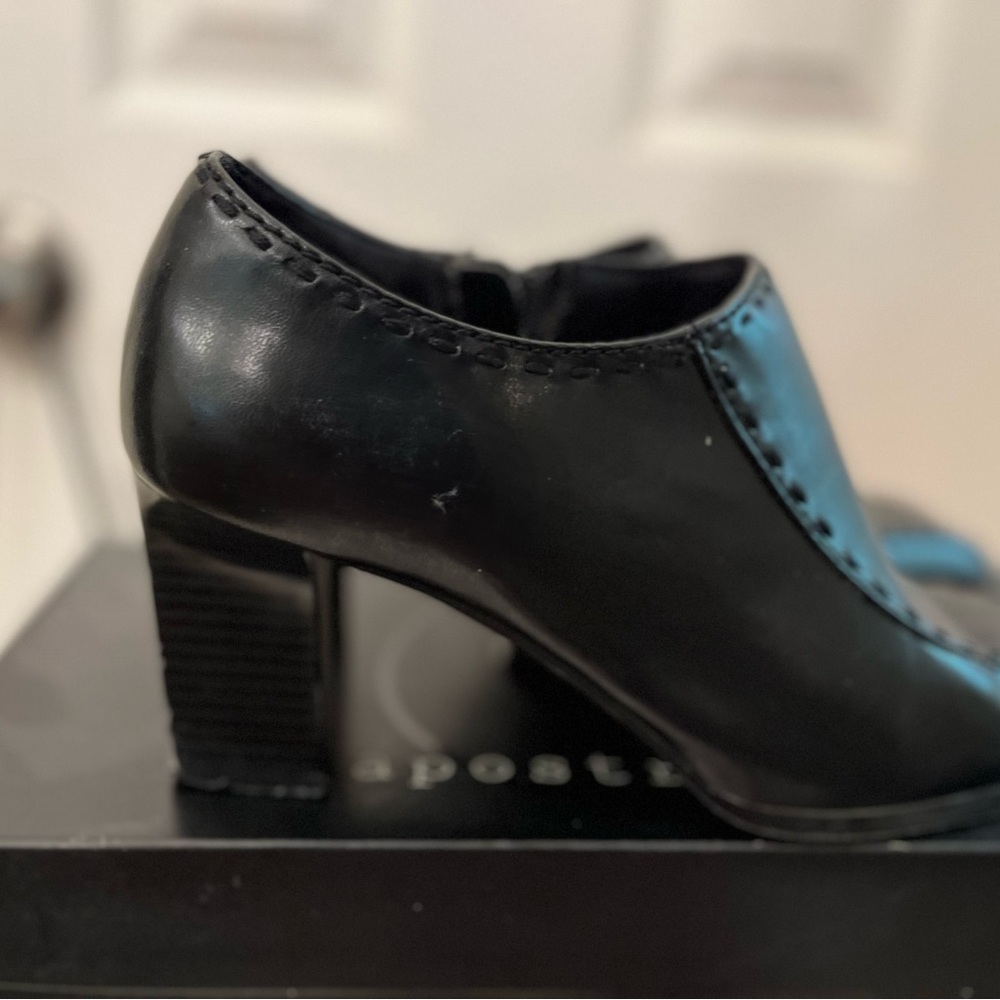 Women's Black Heeled Shoes